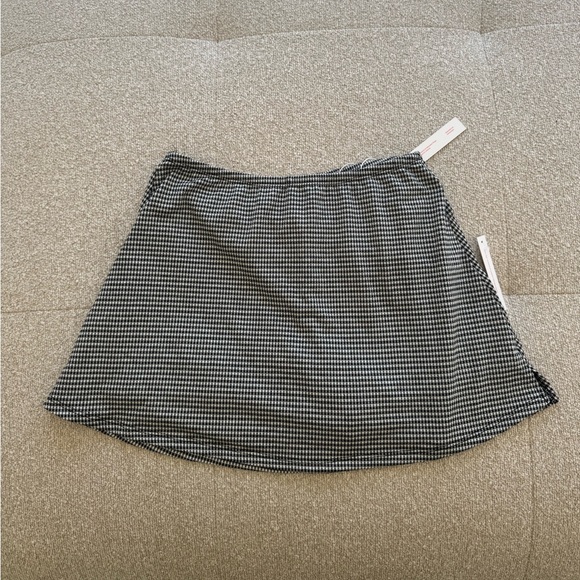 NWT LISA SAYS GAH CAVIAR GINGHAM DARCY SKORT - Picture 3 of 7